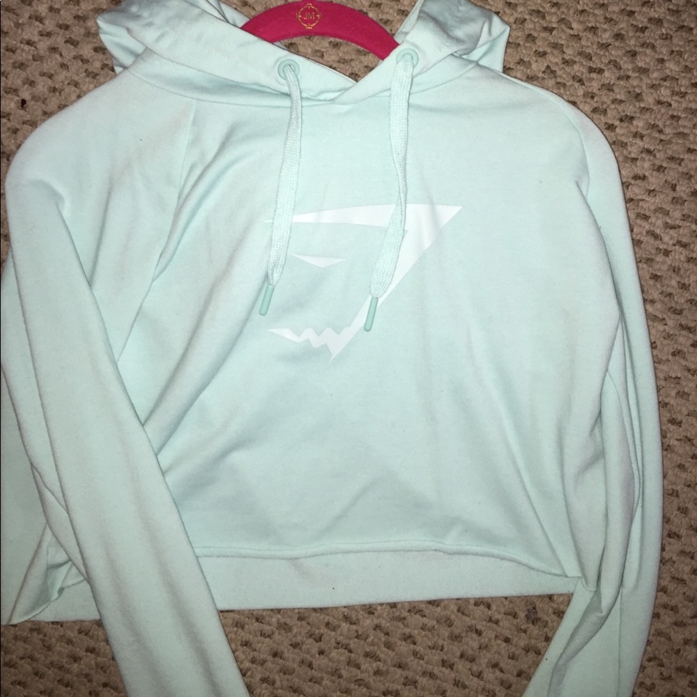 *SOLD ON Ⓜ️* GYMSHARK CROPPED HOODIE