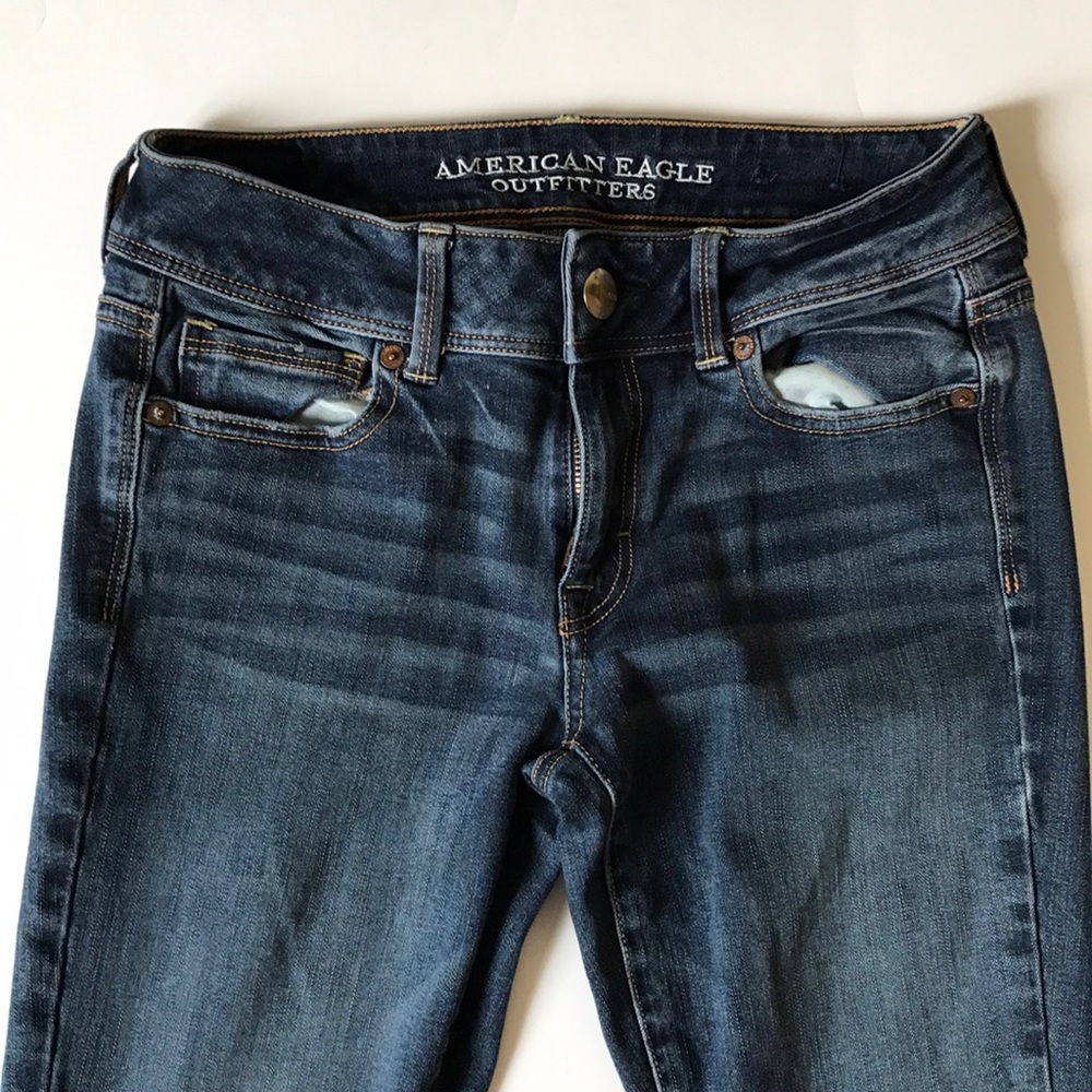 💕NWOT💕American Eagle Super Stretch Jeans Size 2