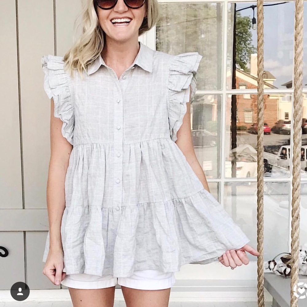 Grey ruffle sleeve top