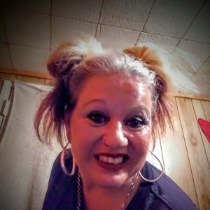 Meet your Posher, Dee