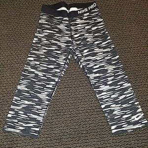 Nike Pro Women's Capris