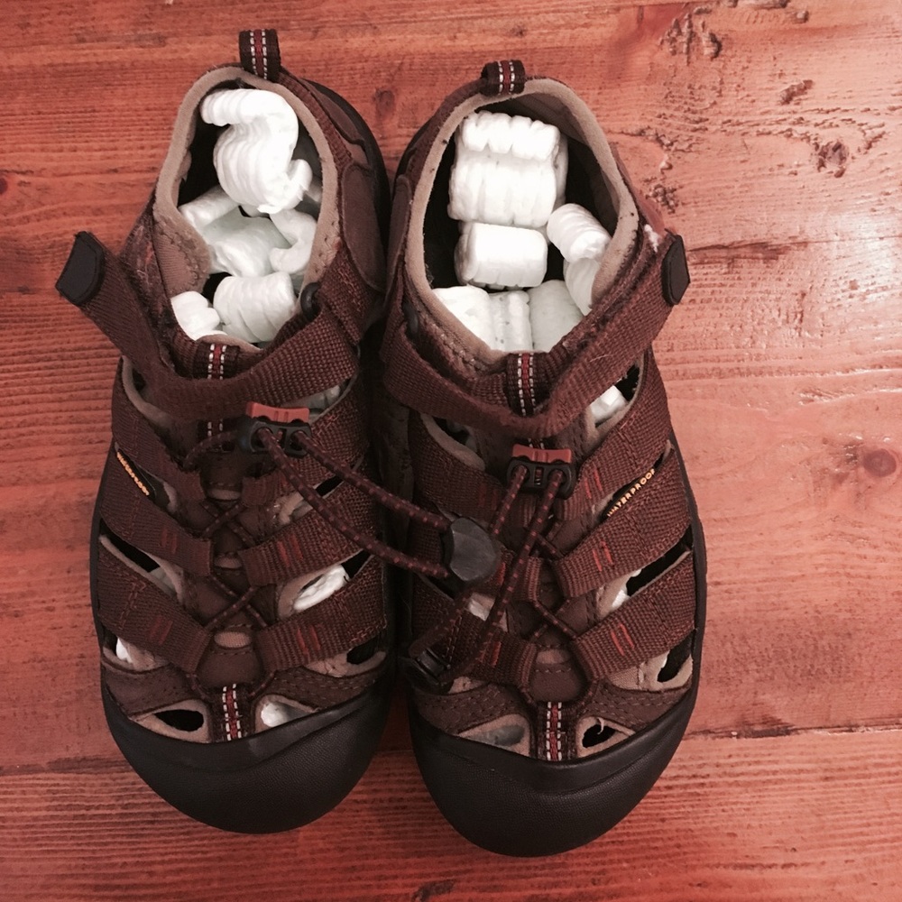 GREAT CONDITION BOYS' BROWN KEEN