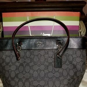 SPECIAL 🍁🎃COACH monogram and leather Tote