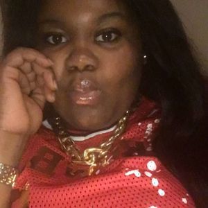 Meet your Posher, Adrianne