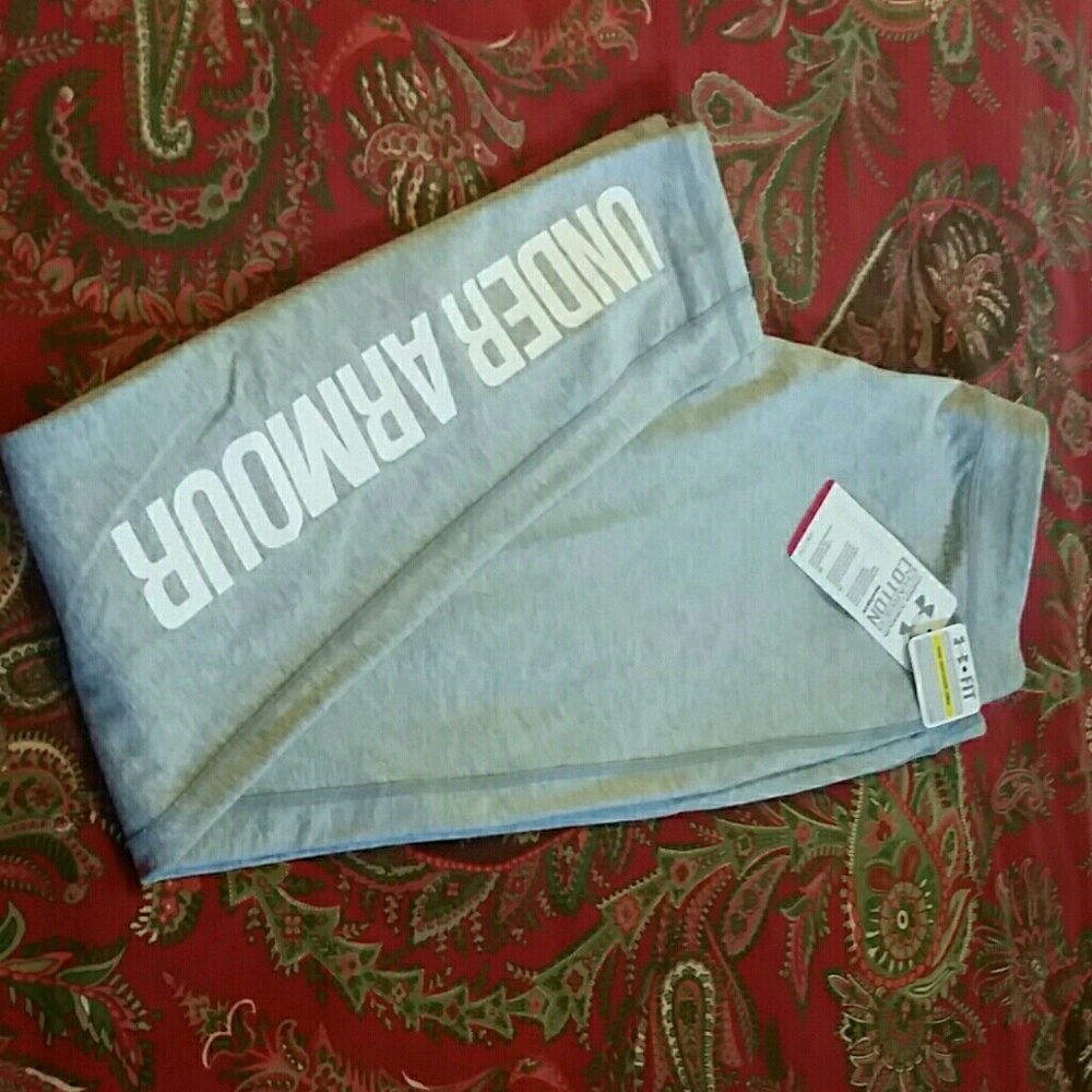 NWT Under Armour Favorite Gray/White Leggings