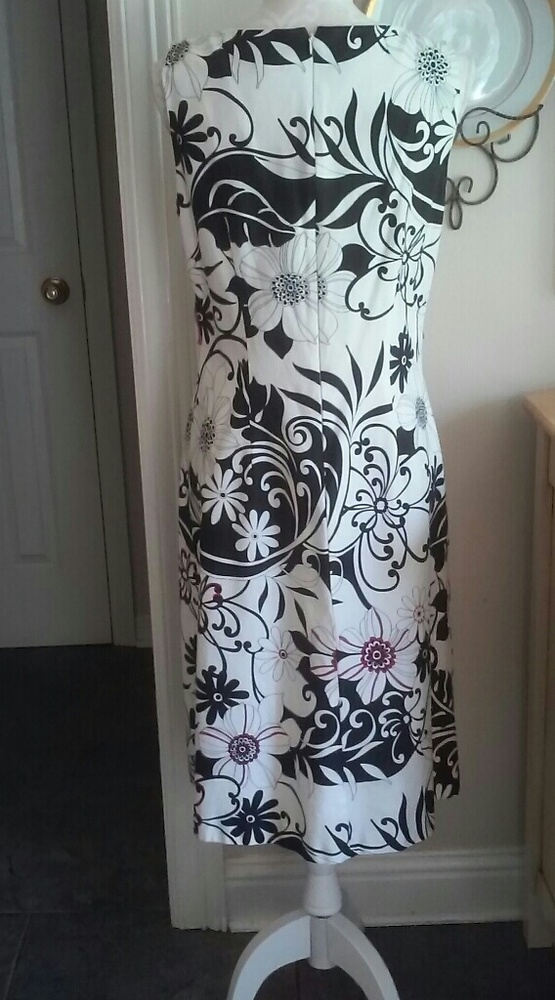 Dress - Picture 2 of 6