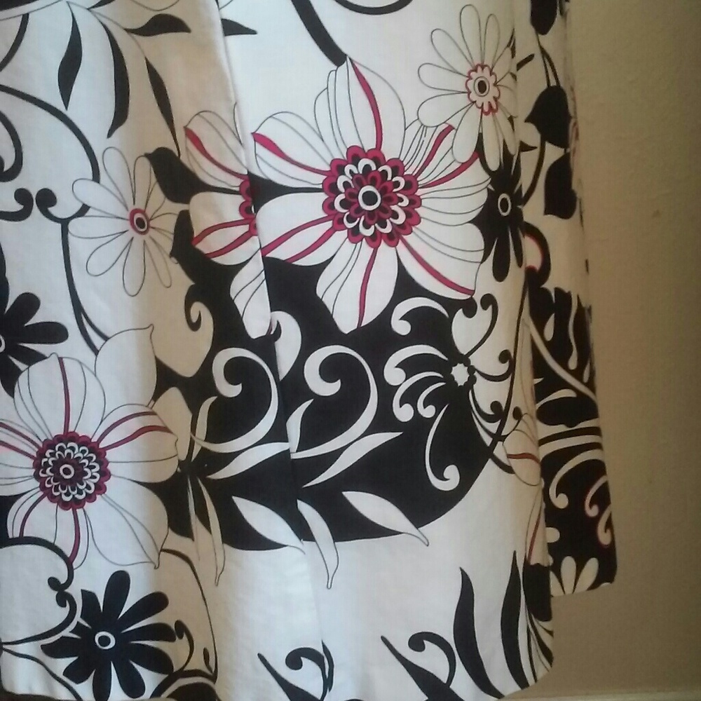 Dress - Picture 3 of 6