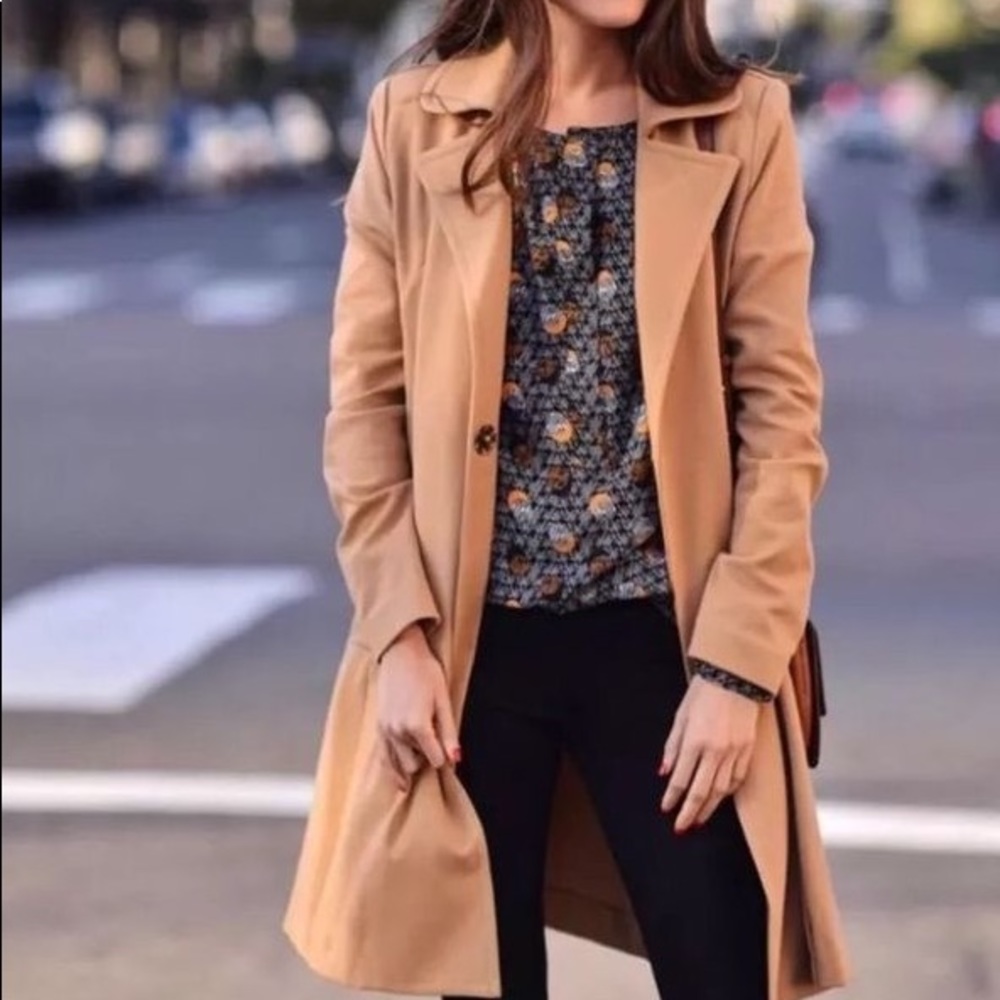 New Cabi Casablanca Trench in Camel. Size Small.