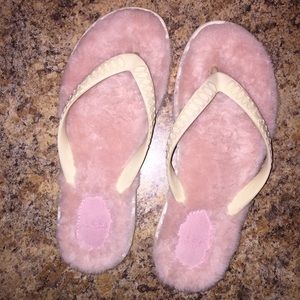 ◻️UGG 🌸Fur Flip Flops