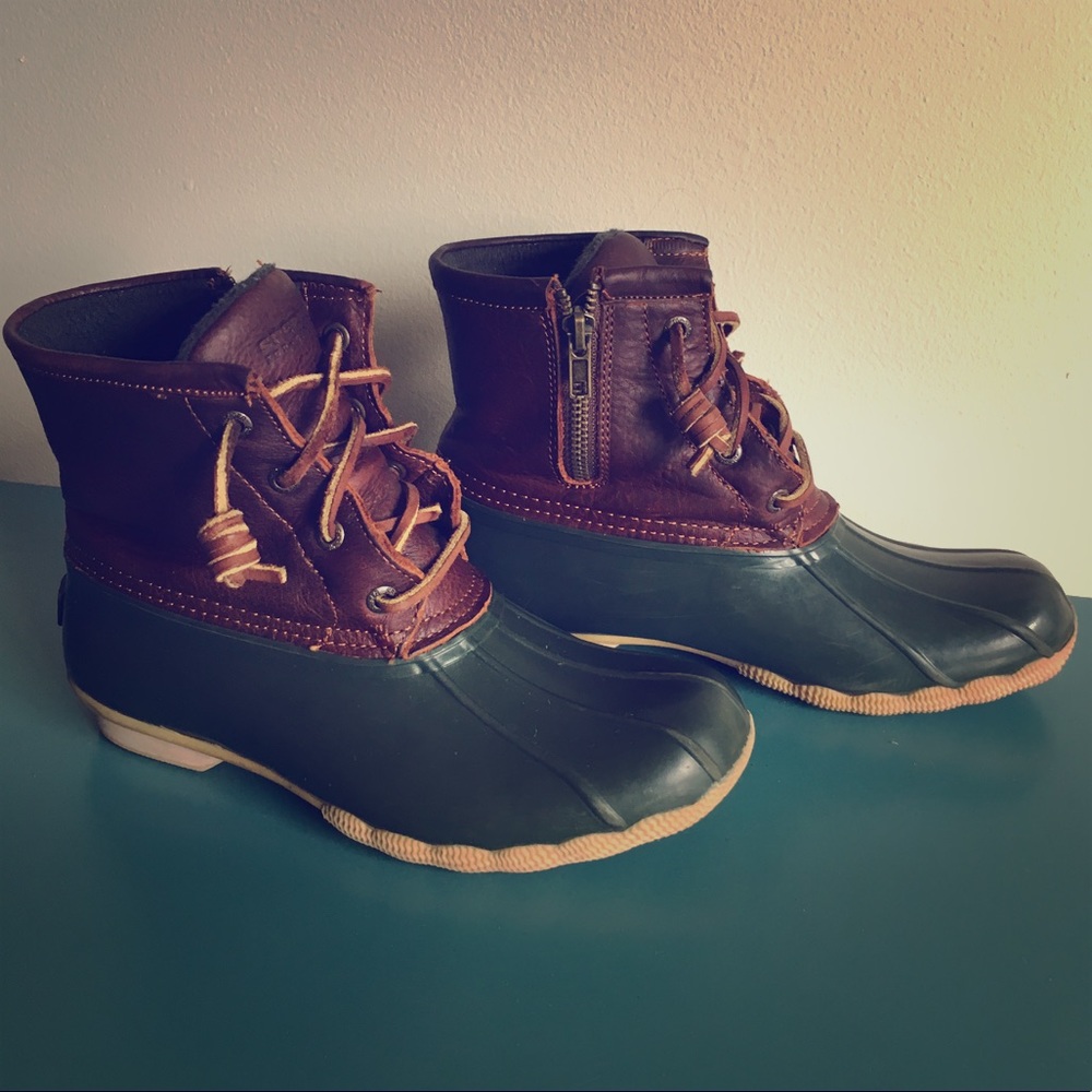 Sperry Duck boot size 6