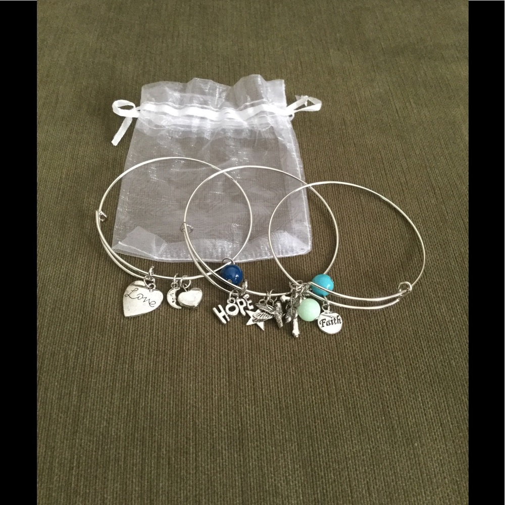 Set of 3 adjustable bracelets