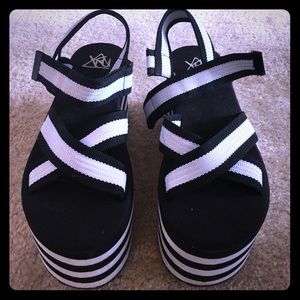 YRU platform wedge black white heel shoe