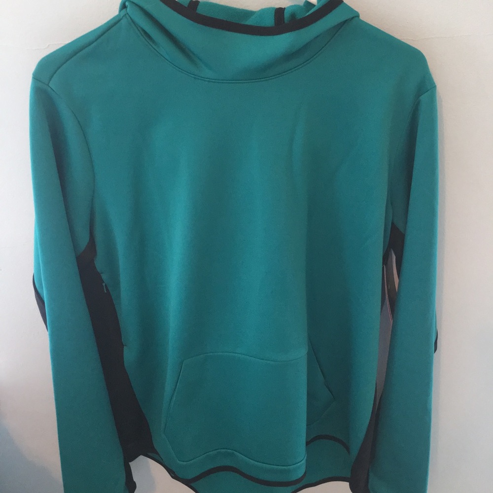 New Nike Hoodie perfect for the cool mornings!