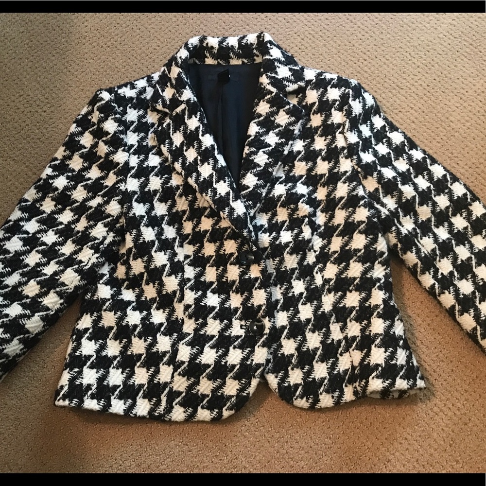 Alfani Classic Houndstooth 3/4 sleeve blazer.