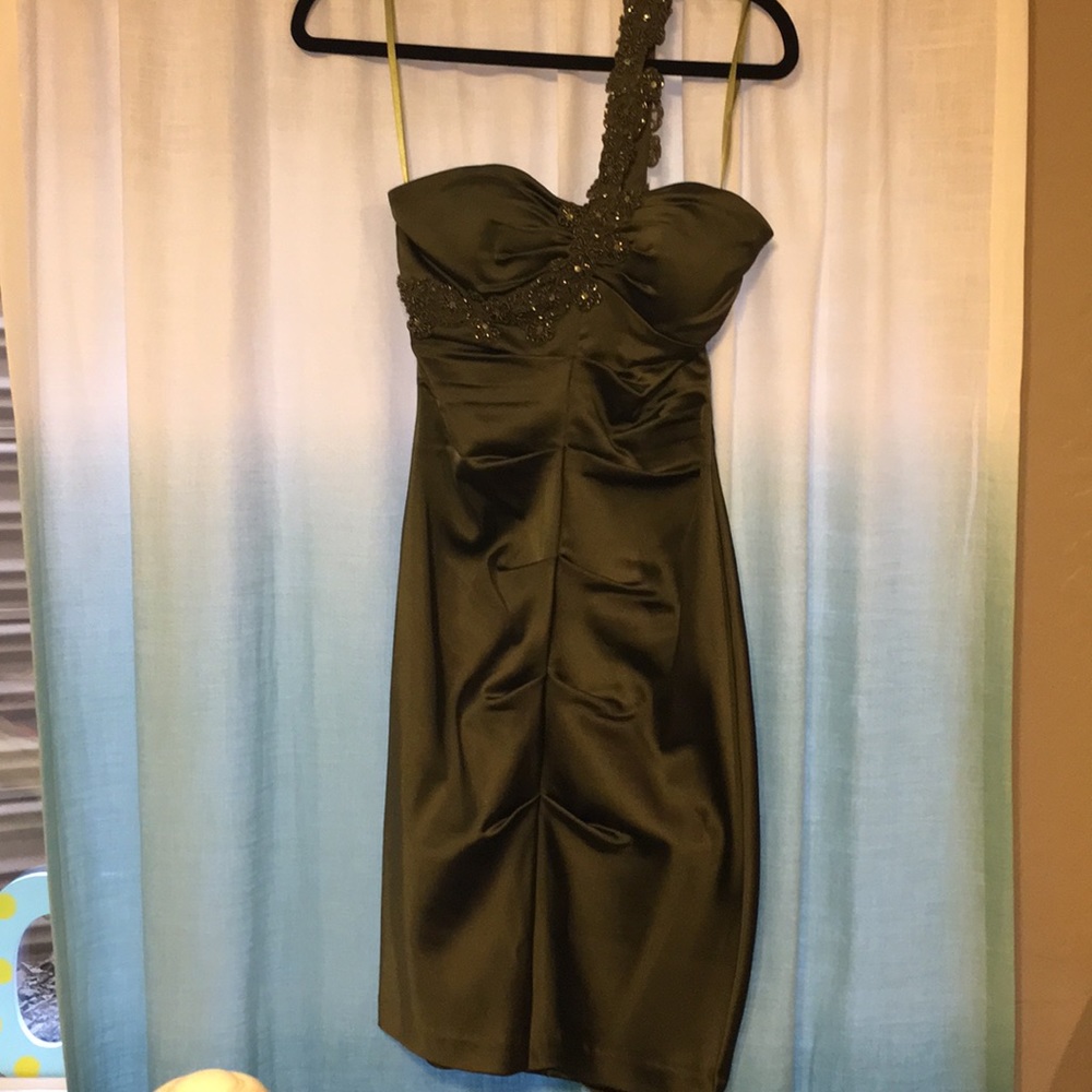 Cachè olive satin ruched dress w/ beaded strap