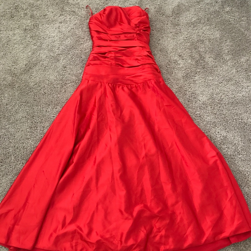 Red formal strapless prom dress!