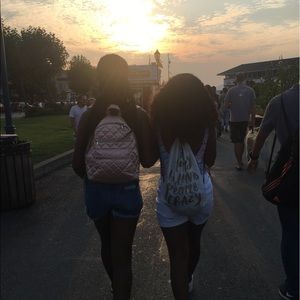 Meet your Posher, Kamari