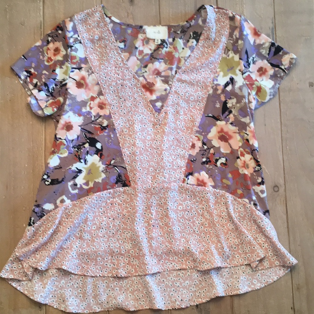 LAST CHANCE🎉🎉Short Sleeve Anthropologie Top S