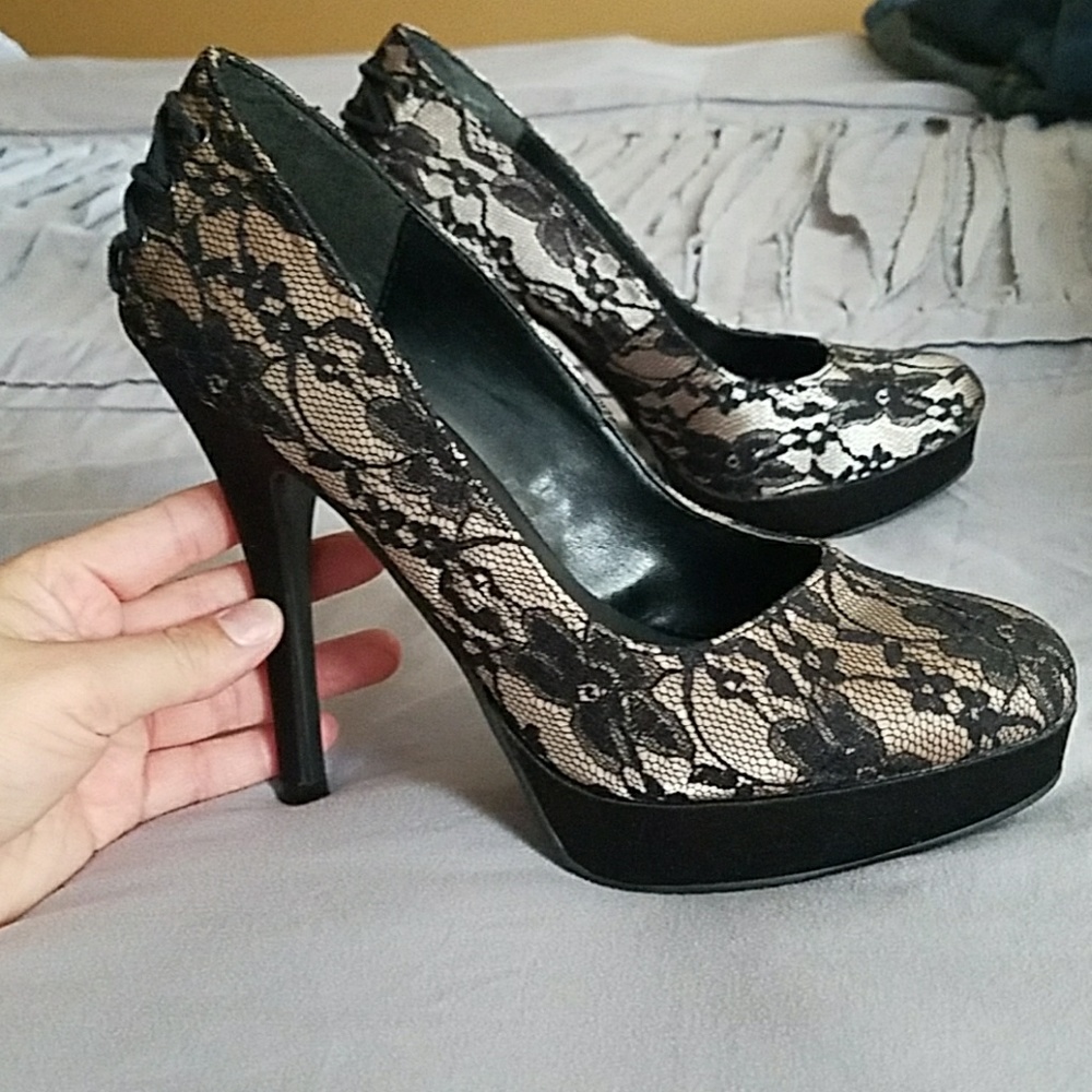 Heels - Picture 2 of 3