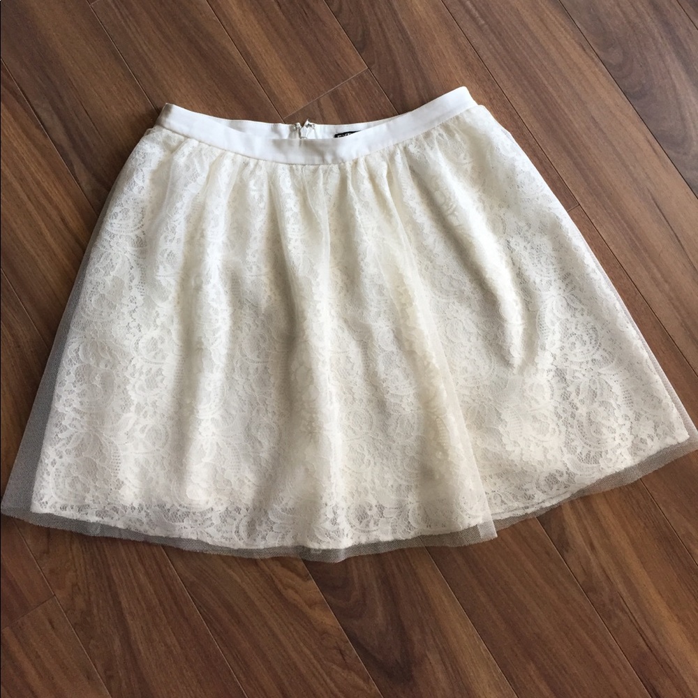 White/cream lace skirt
