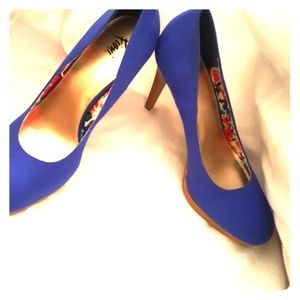 ROYAL BLUE Pumps