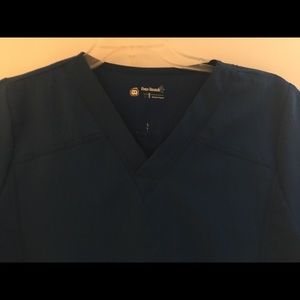 Wonder Wink 4 Way Stretch Scrub set.