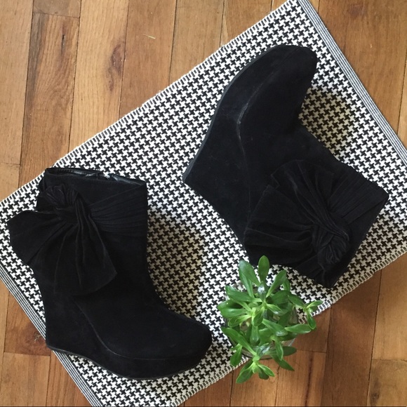 Black Bow Booties - Picture 2 of 4