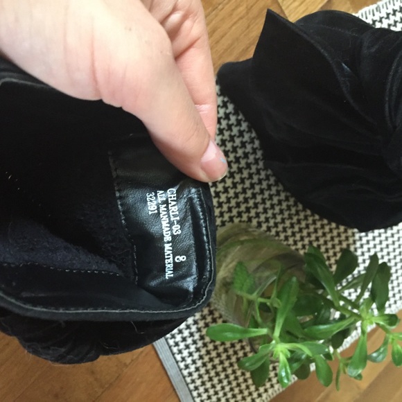 Black Bow Booties - Picture 3 of 4