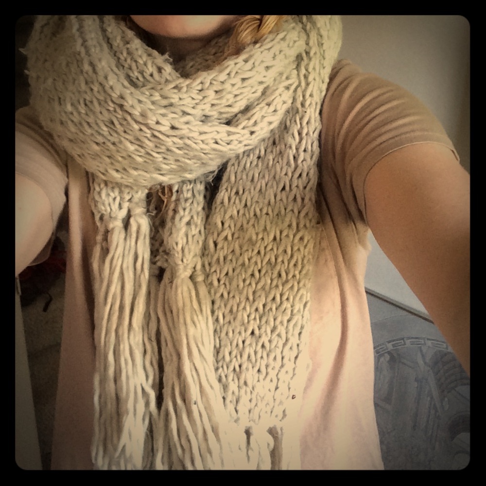 Zara super chunky soft gray knit scarf
