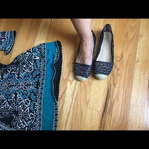 VS Espadrilles Black 😍 Super Trendy! EUC 7.5