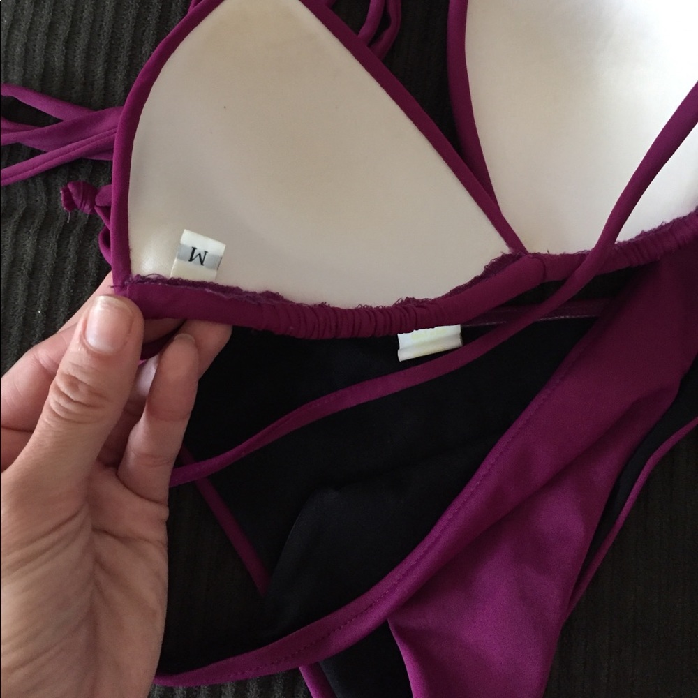 Bikini - Picture 3 of 3