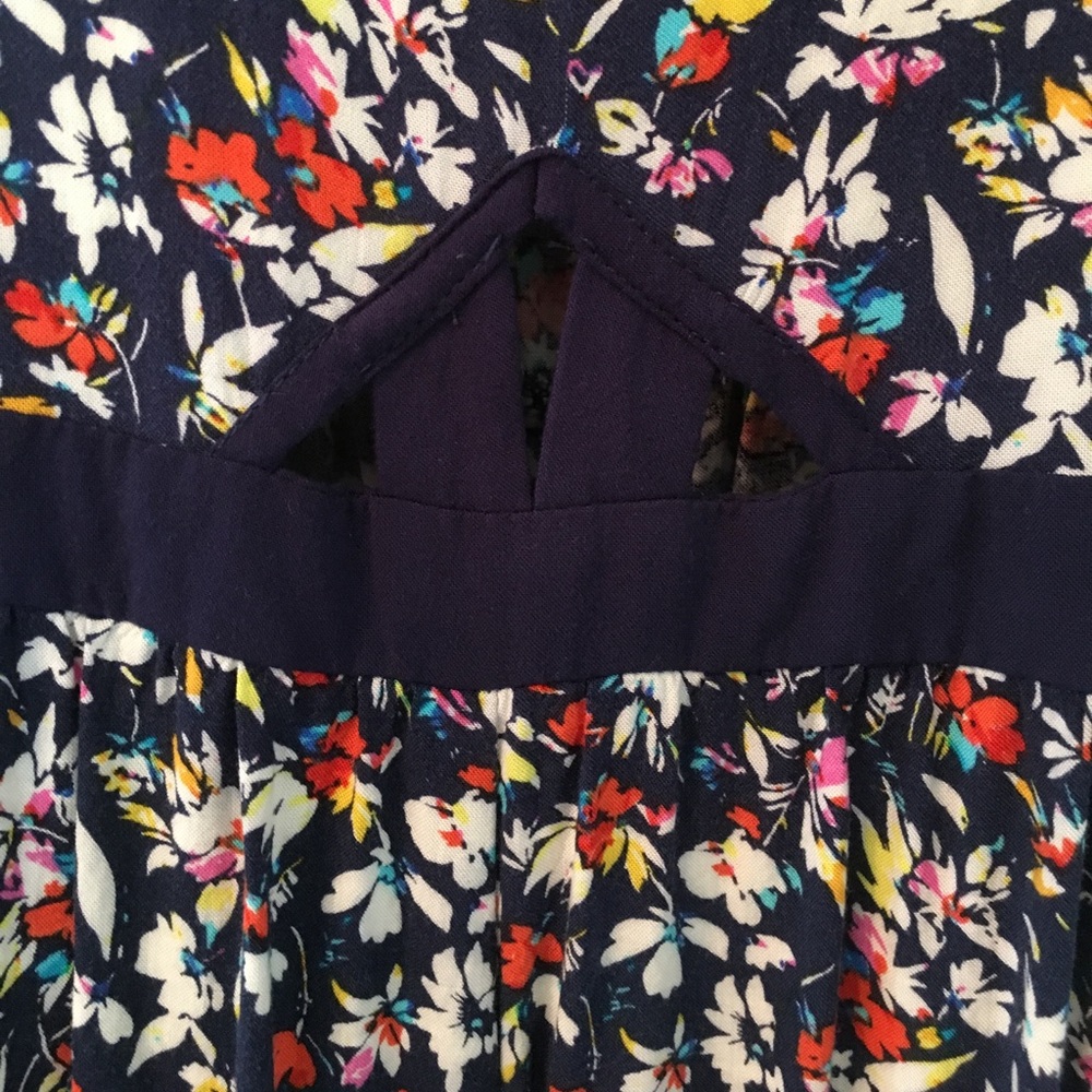 Romper - Picture 2 of 3