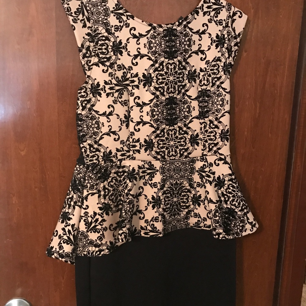 Sexy Laceback Peplum sleeveless dress