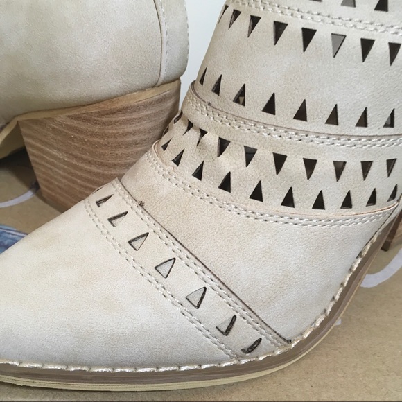 Sale Booties LASER CUT BOOTIES 9 & 10 left - Picture 7 of 8