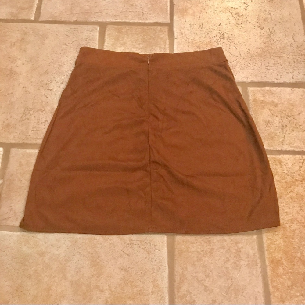 NWT vegan suede tan embroidered boho mini skirt - Picture 5 of 5
