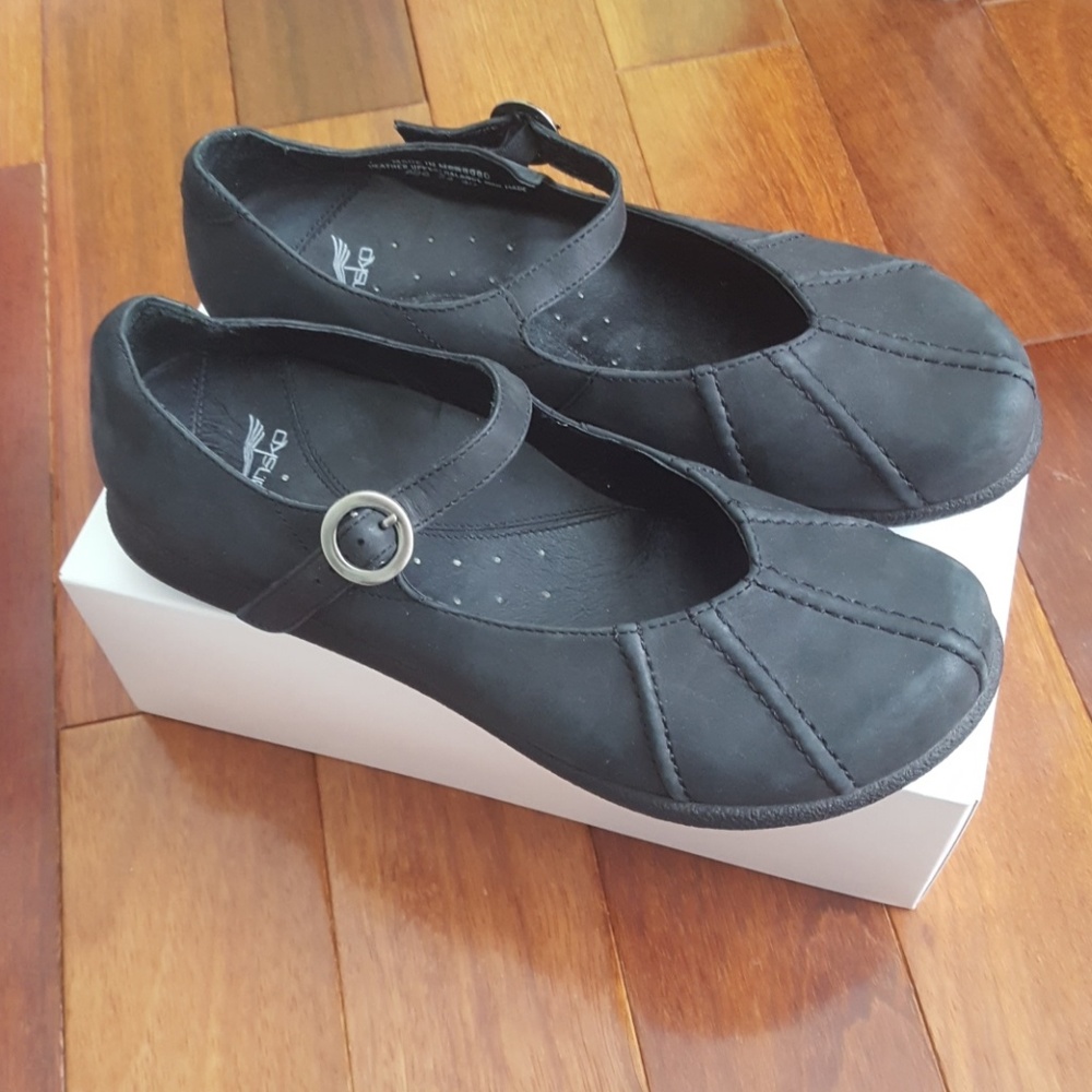 NEW W/O TAG NEVER WORN Dansko Mary-Jane Shoes