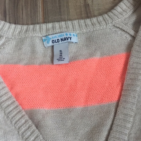 🌻Old Navy Girls Long Sleeve Sweater - Picture 3 of 3