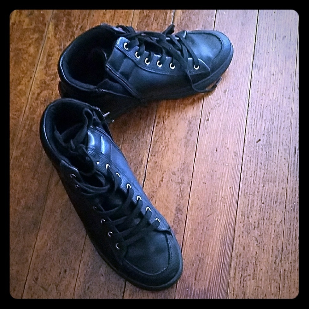Ankle sneakers!!