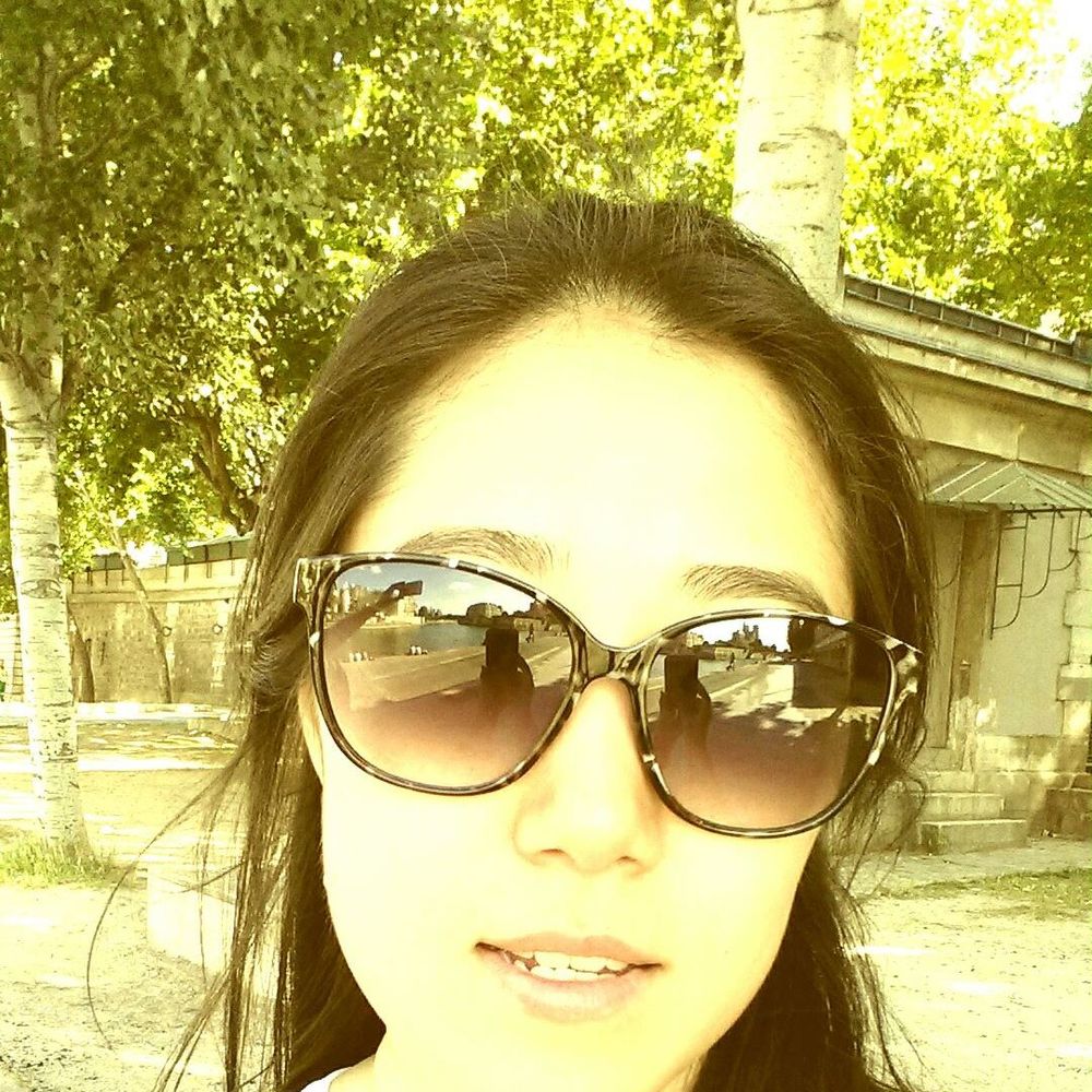 Meet your Posher, Esther