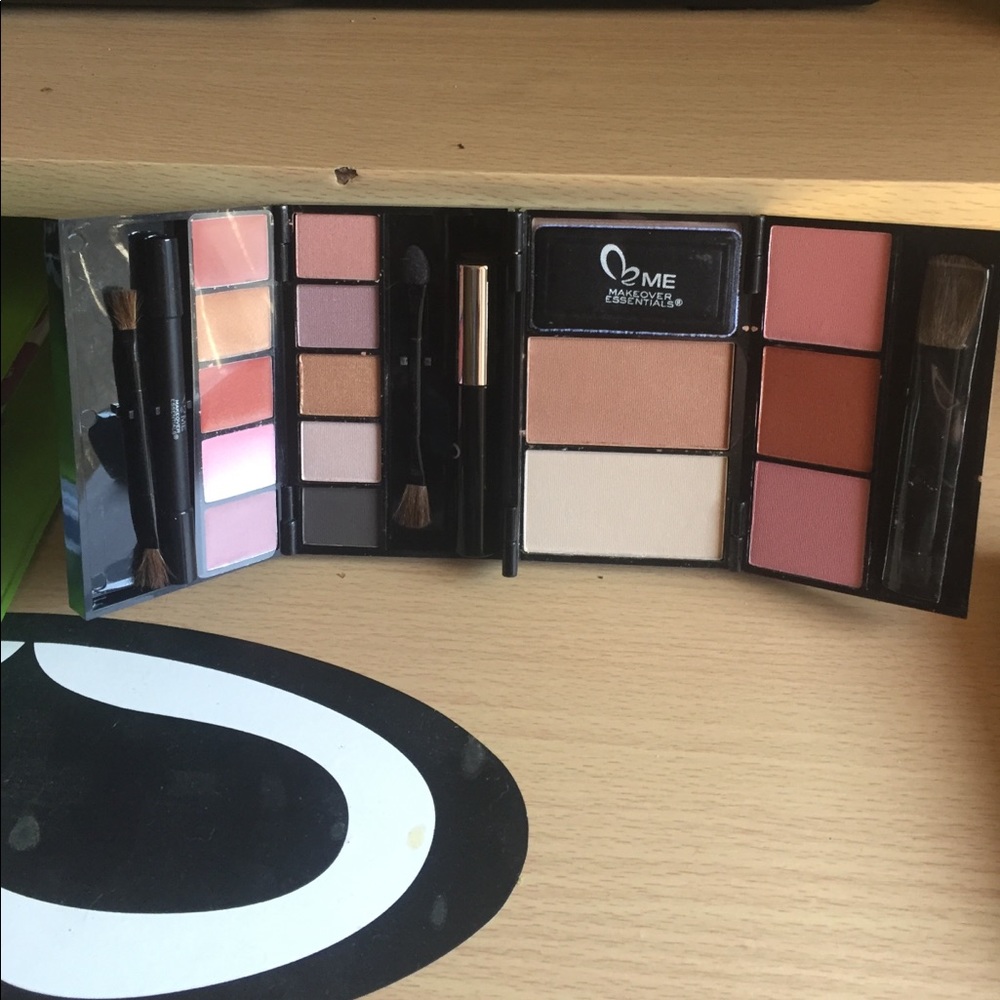 Makeup Diary - Picture 2 of 5
