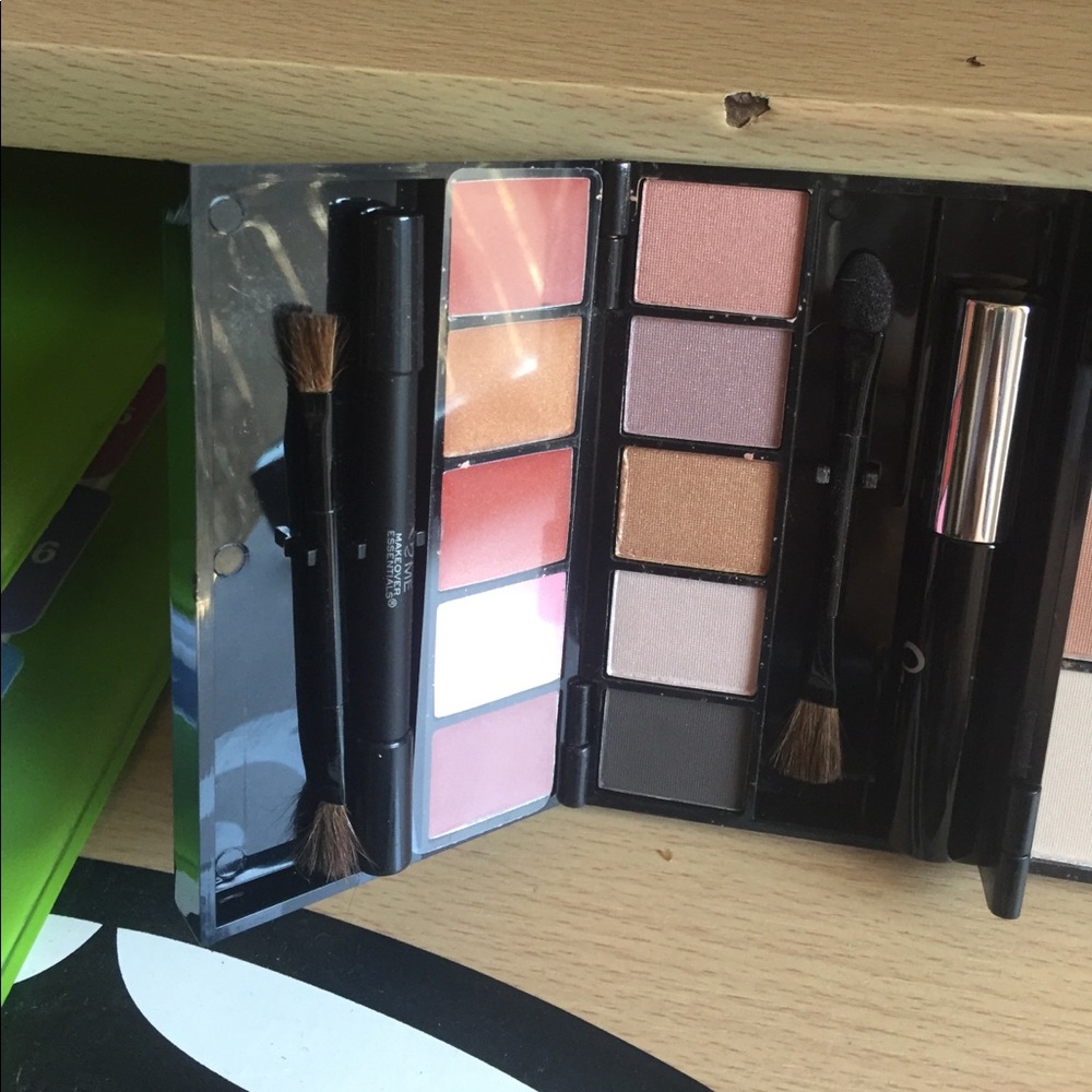 Makeup Diary - Picture 3 of 5