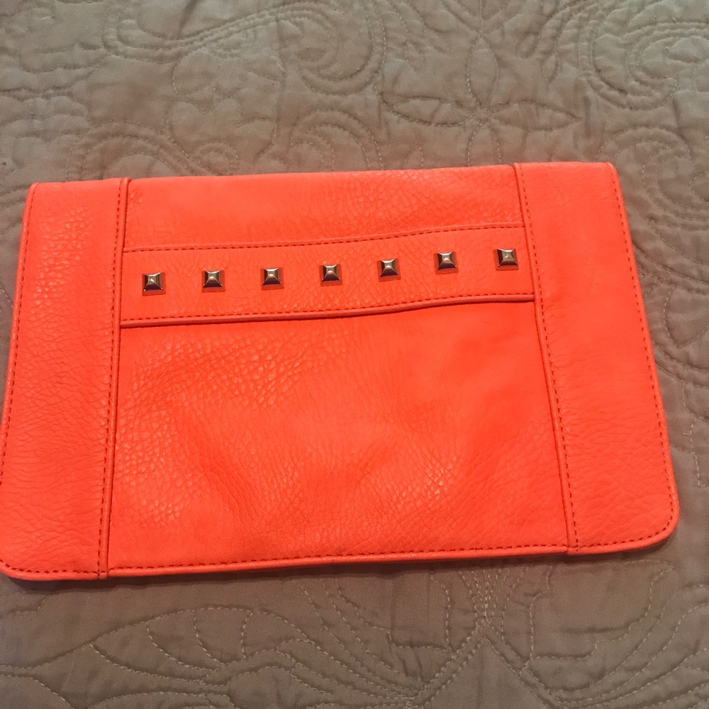 BCBG Generation clutch