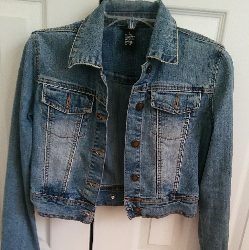 Rue 21 Cropped Distressed Denim Jacket