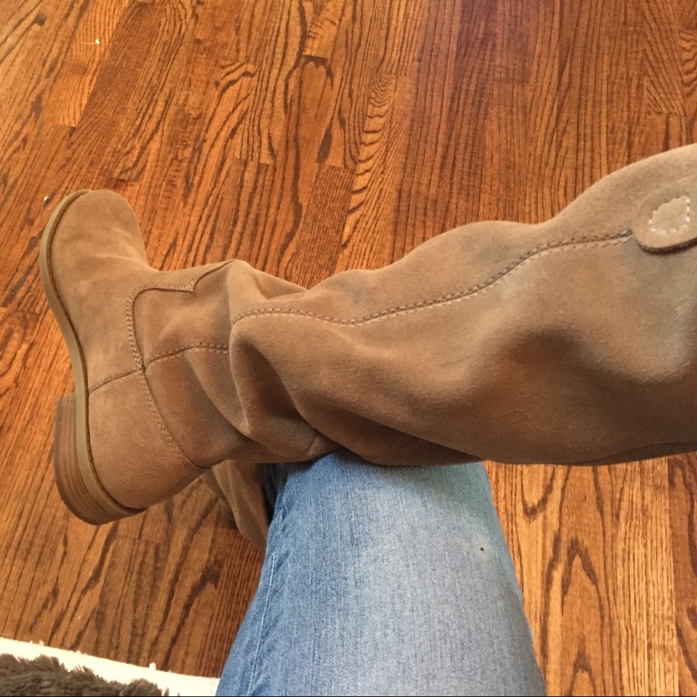 Suede boots