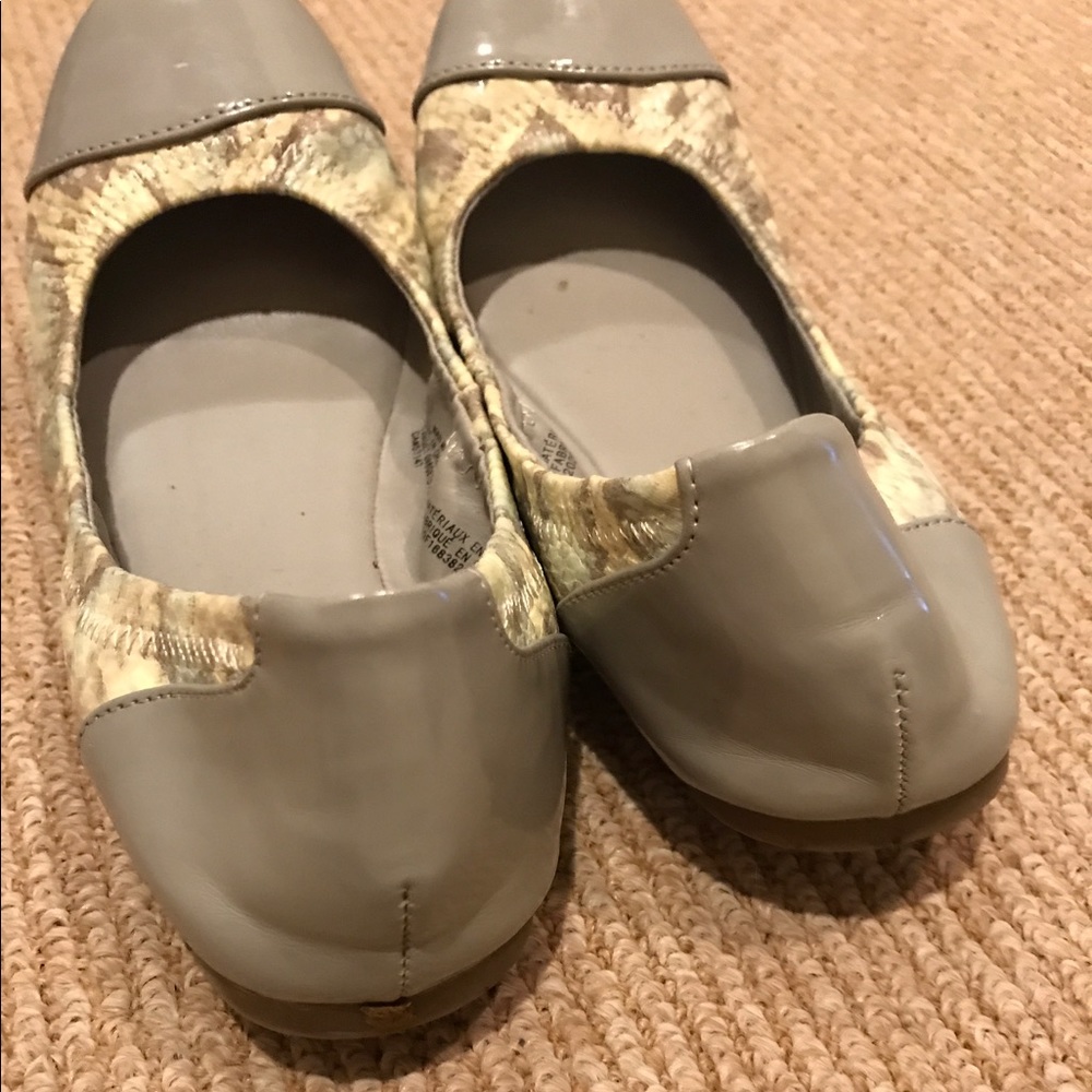 Mossimo flats - Picture 3 of 3