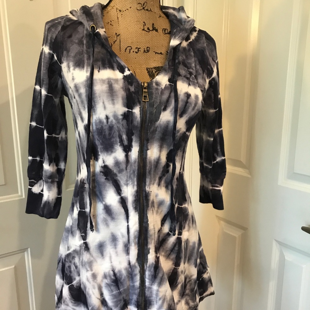 Tie dyed zippered cover up