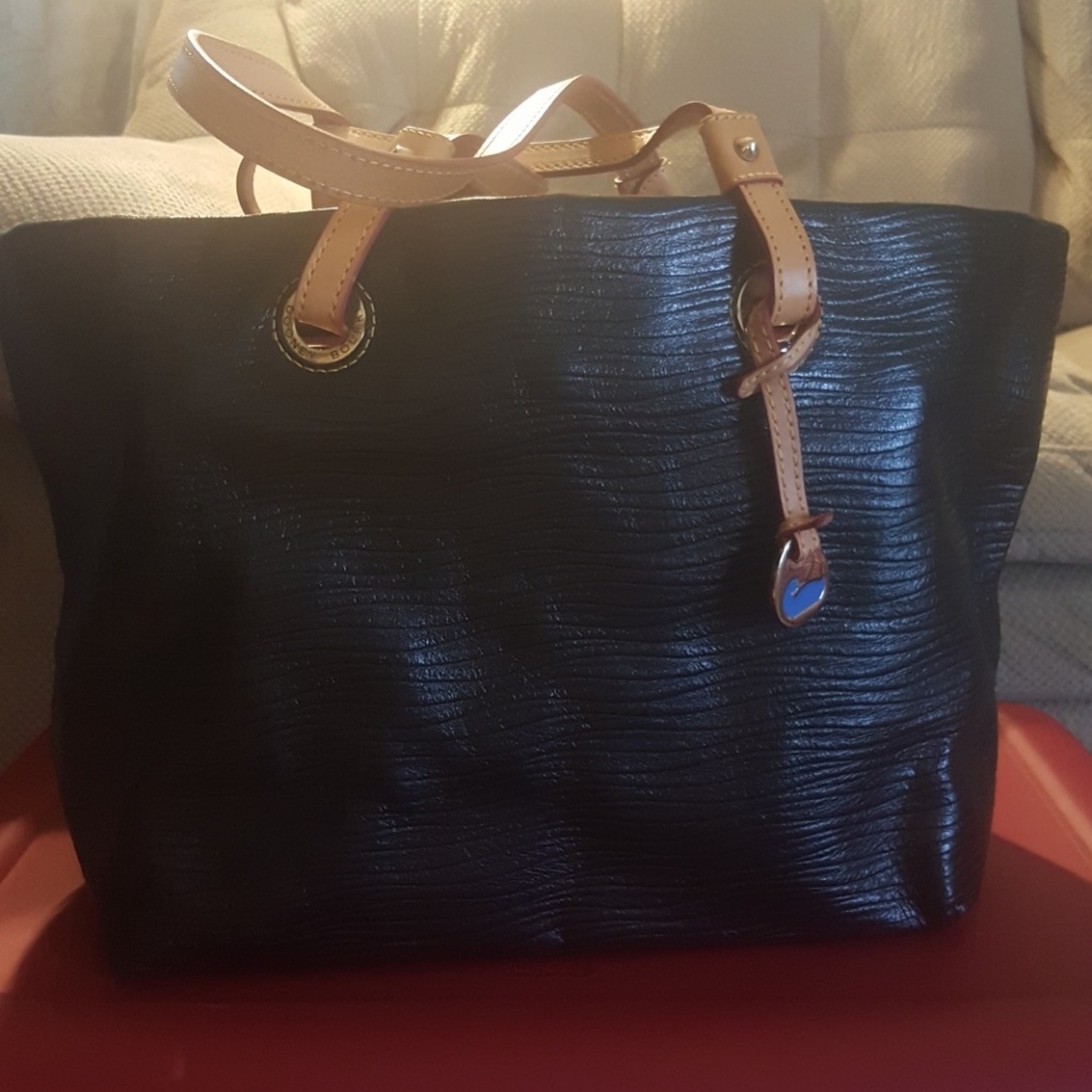Dooney & Bourke Travel Bag/  Purse