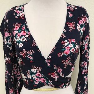 📦 F21 Navy Blue Crop Top