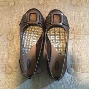 Dr. Scholl's bronze leather flats with buckle