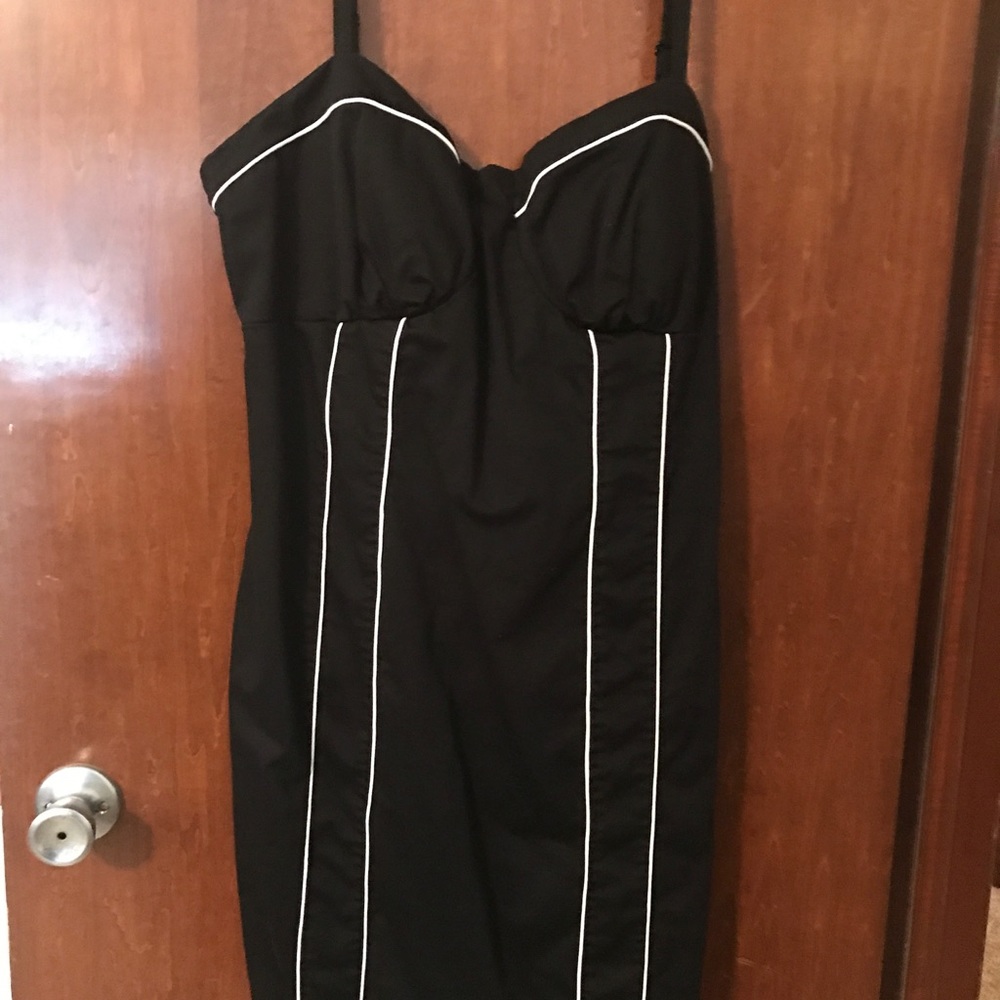 White Piping Black Sundress Stretch